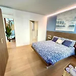 Locatelli Apartments - Patio Living \